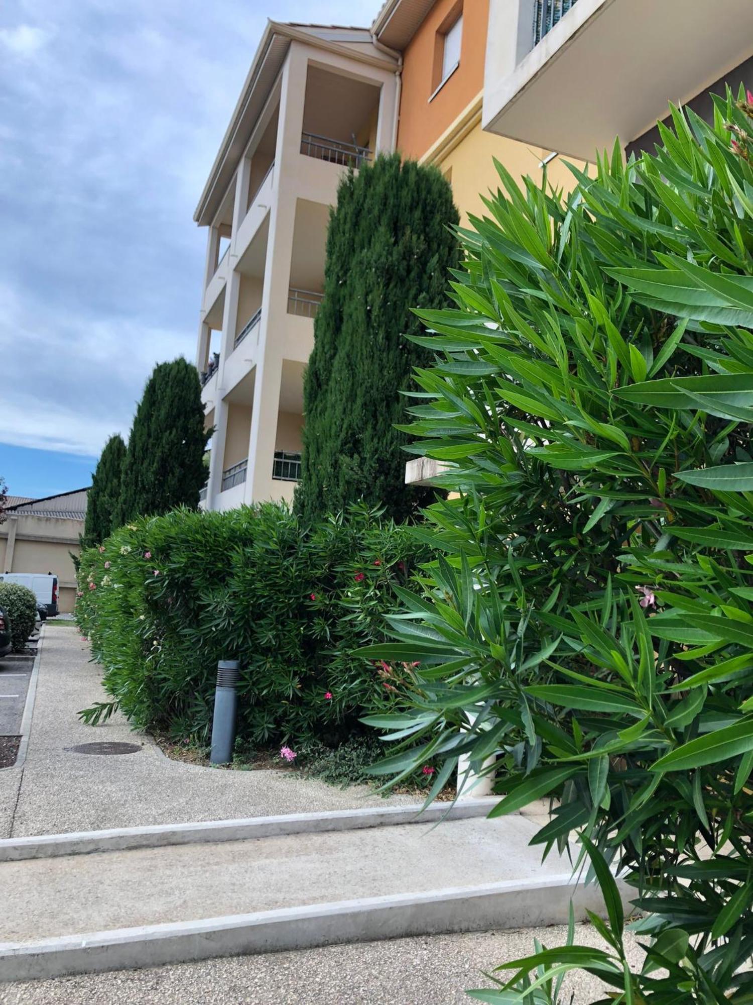 Les Jardins De Garance Lägenhet Avignon Exteriör bild
